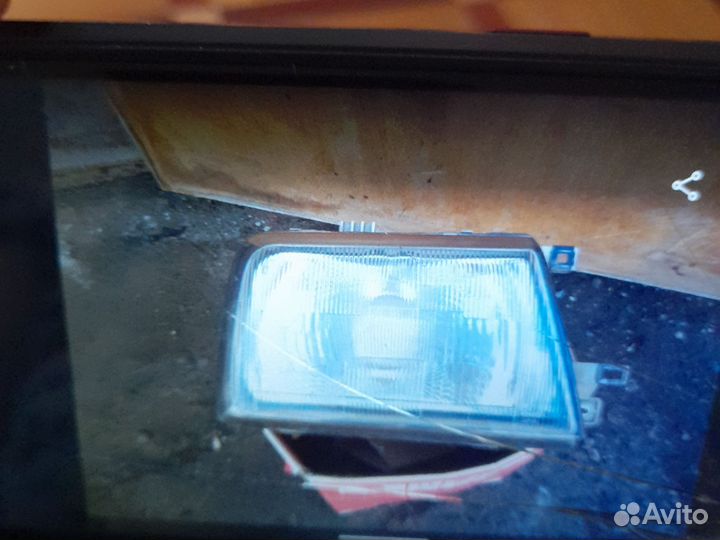 Фара передняя правая на Daihatsu Roki