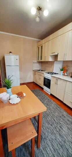 2-к. квартира, 65 м², 1/2 эт.