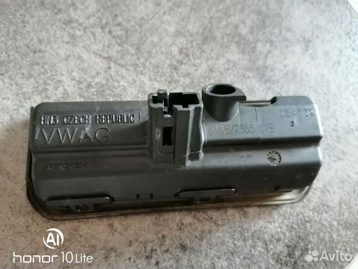 Кнопка открывания багажника