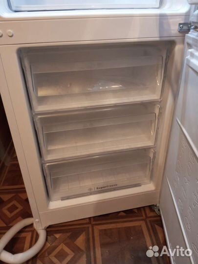 Холодильник новый