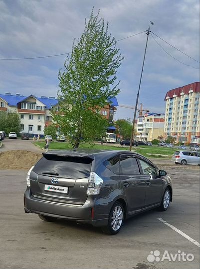 Toyota Prius Alpha 1.8 CVT, 2012, 136 000 км