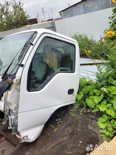 Дверь isuzu 71