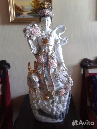 Эксклюзивная статуэтка 