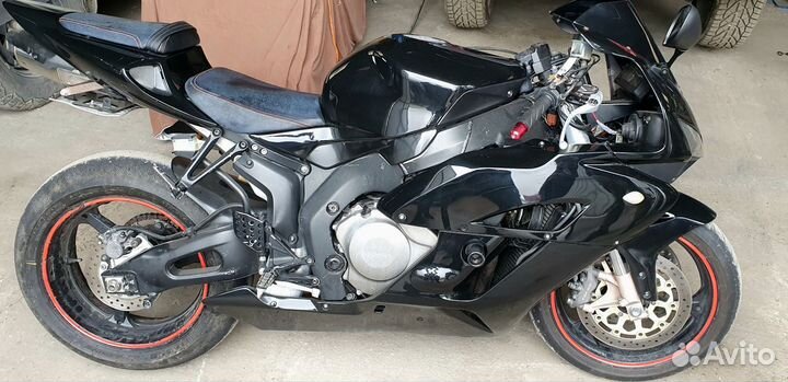 Honda cbr 1000rr fireblade