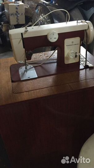 Швейная машина Чайка 132м