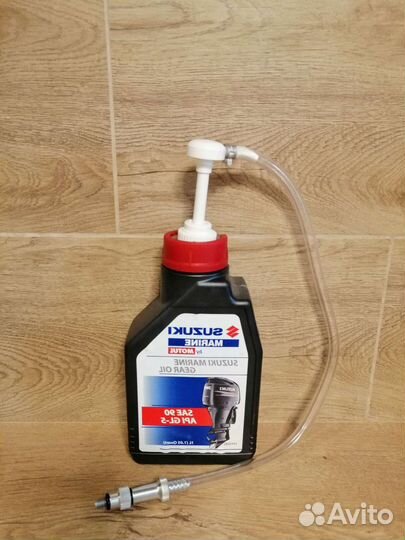 Насос для замен масла в редукторе лодочного мотора