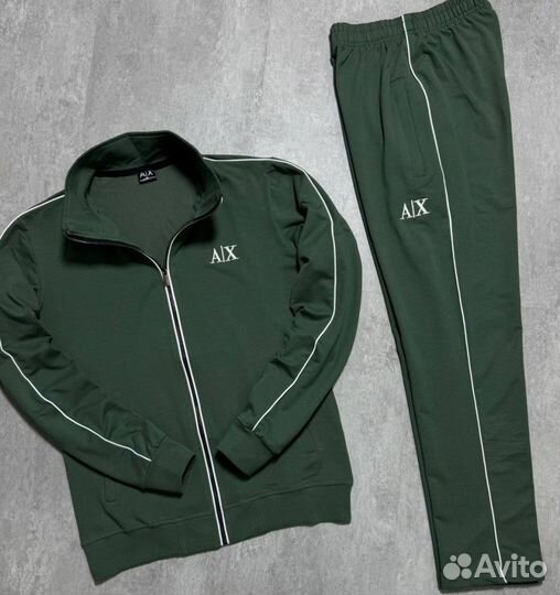 Костюмы для спорта Armani комфортные