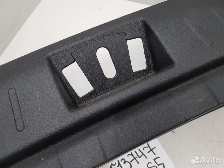 Обшивка багажника на заднюю панель