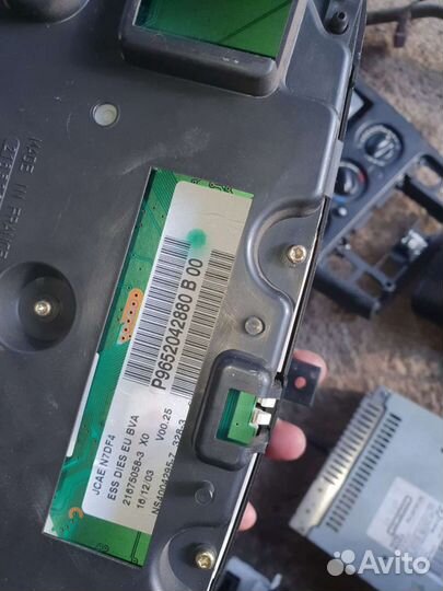 Приборная панель на ситроен xsara 2002г