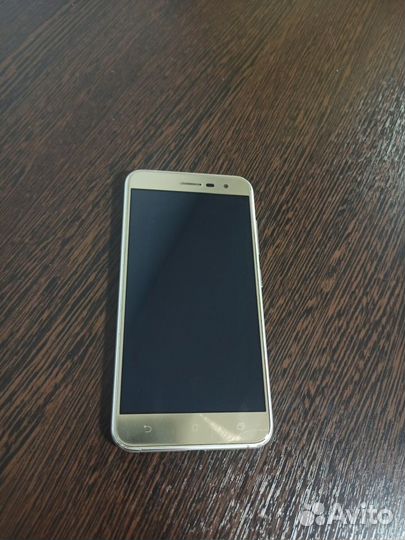 ASUS ZenFone 3 ZE520KL, 3/32 ГБ