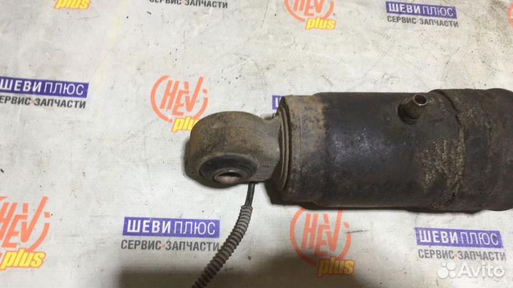 Амортизатор Cadillac Escalade