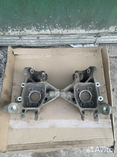 Кулак задний левый правый BMW G05 G06