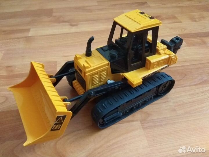 Бульдозер/ машинка на пульте