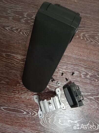 Подлокотник на Volkswagen Polo