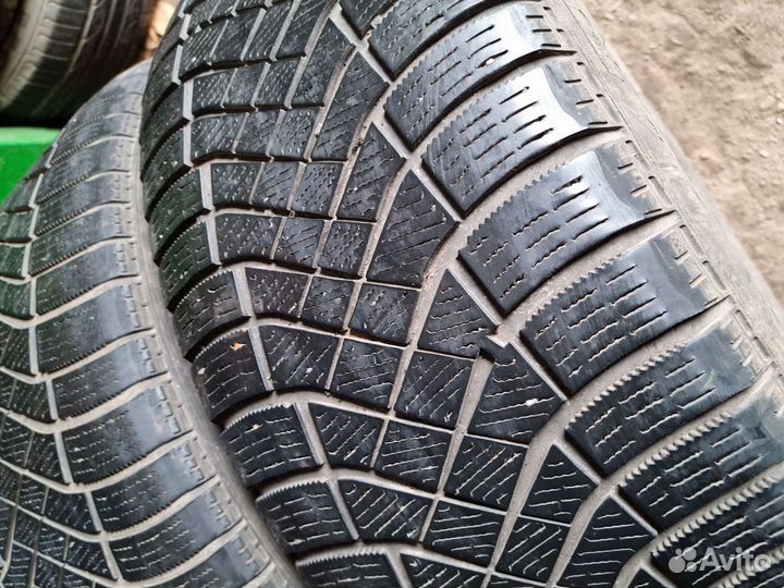 Pirelli Ice Zero FR 235/55 R19 105H