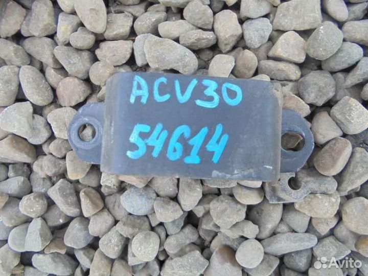 Крепление глушителя Toyota Camry ACV30 2AZ-FE