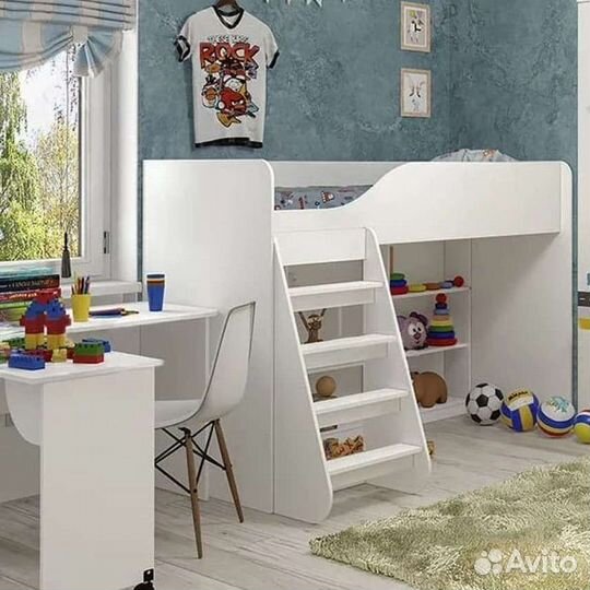 Стол +кровать чердак