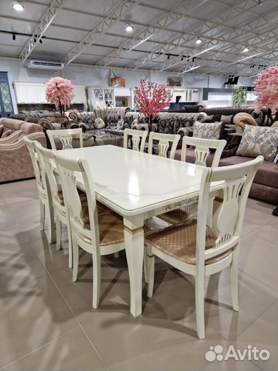 Кухонный стол