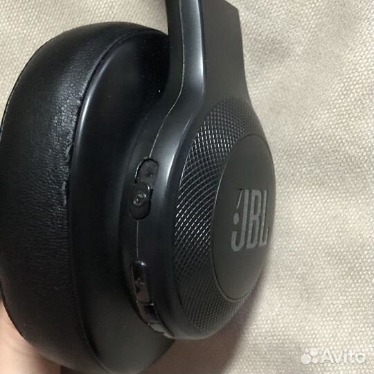 Беспроводные наушники JBL E55BT