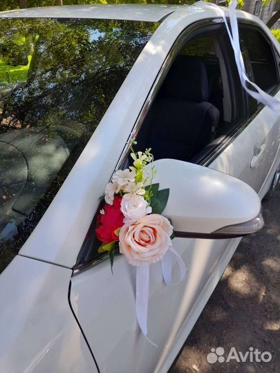 Свадебные украшения на машину