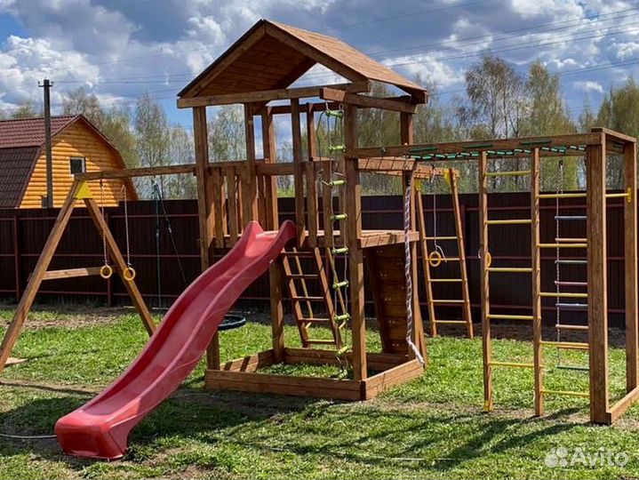 Детская площадка уличная. Безопасная конструкция