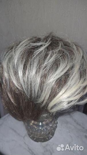 Парик из искусственных волос