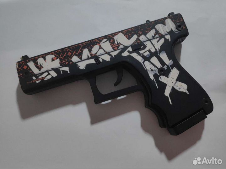 Игрушечный пистолет деревянный 