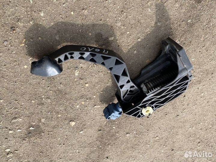 Педаль сцепления VW Polo 10-20 6RU721373