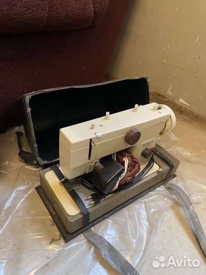 Швейная машина Чайка 134