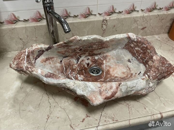 Раковина из настоящего мрамора ручной работы