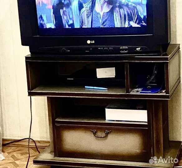 Подставка под телевизор