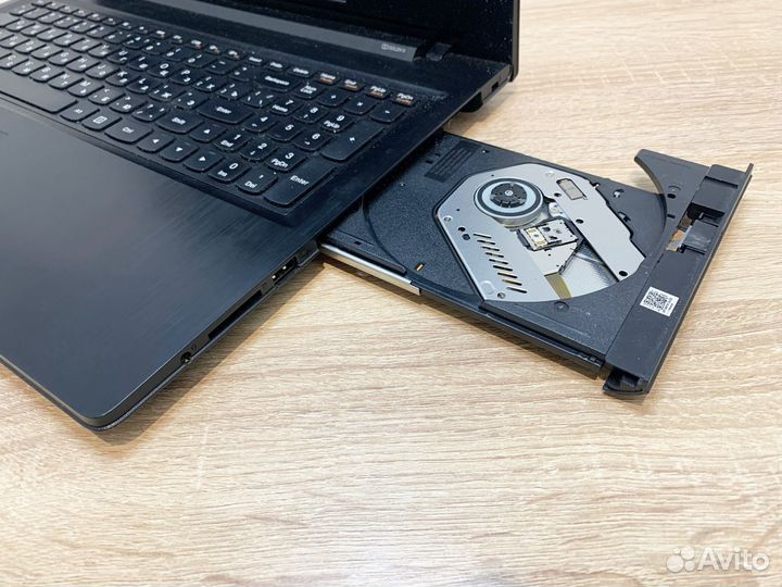 Ноутбук Lenovo 4 Ядра / SSD + Новая Сумка