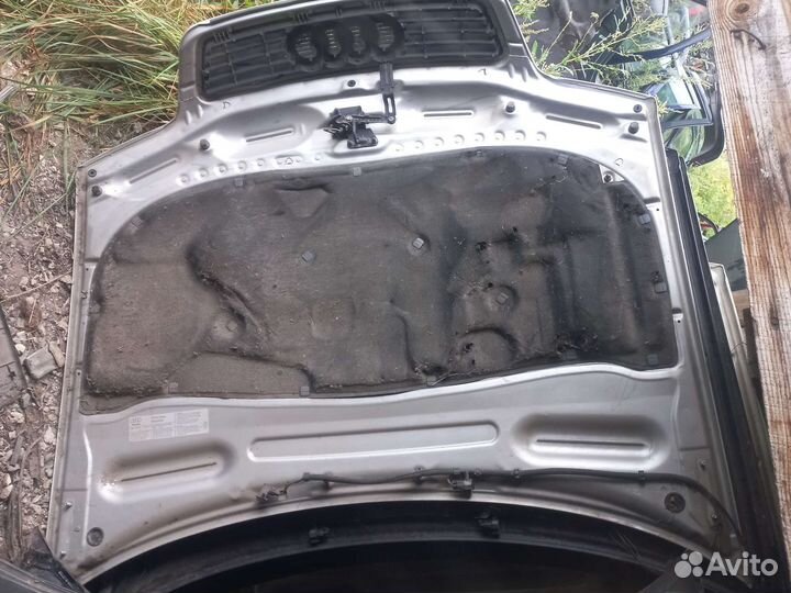 Капот на Ауди А6 Ц5