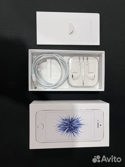 iPhone SE (2020), 64 ГБ