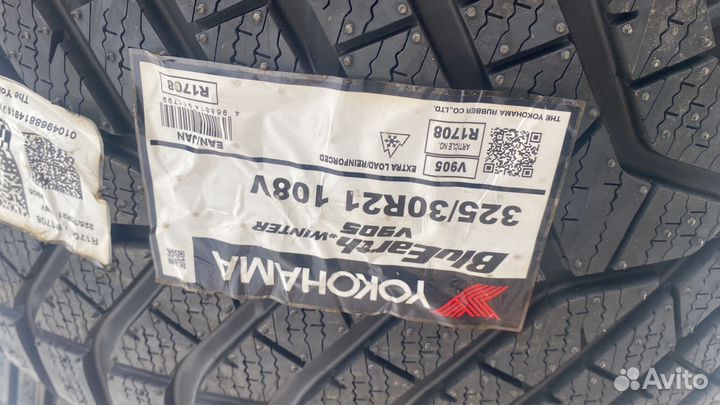 Yokohama BluEarth Winter V905 325/30 R21 и 285/35 R21