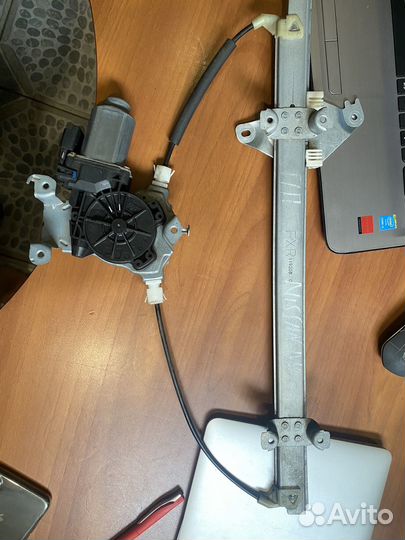 Стеклоподъемник двери передней правой Nissan Note