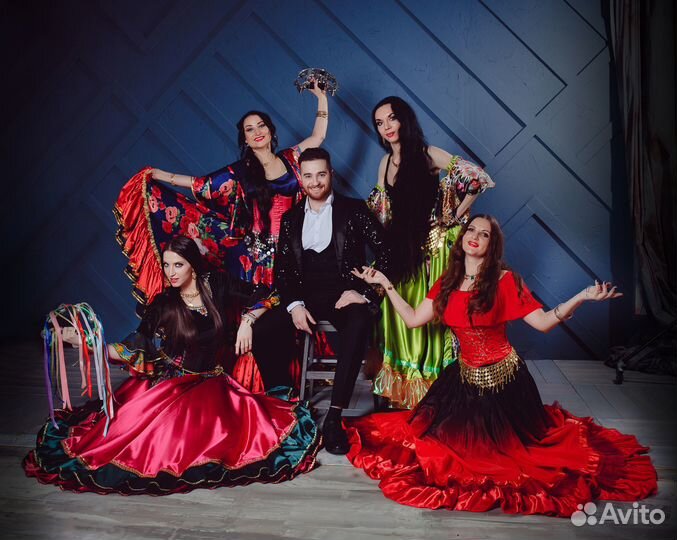 Цыгане на праздник. Ансамбль 