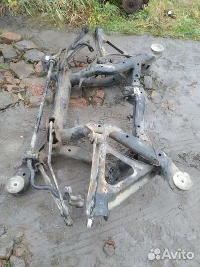 Задний подрамник Volkswagen Touareg