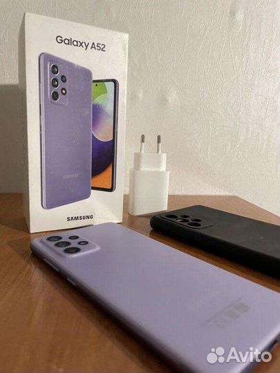 Телефон Samsung а52