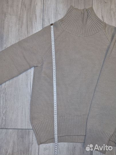 Свитер шерстяной женский с горлом