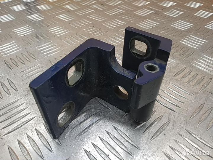 Петля двери задней левой нижняя BMW 5-Series/M5