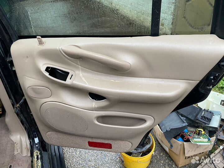 Дверные обшивки Ford Expedition 1