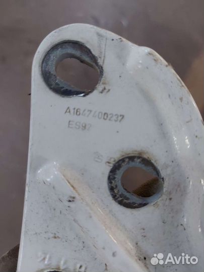 Петля крышки багажника на Mercedes ML GL 164