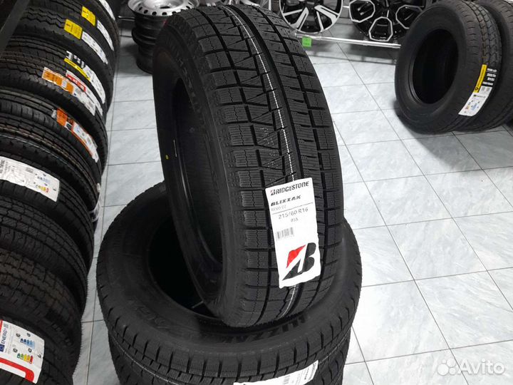 Bridgestone Blizzak Revo GZ 215/60 R16