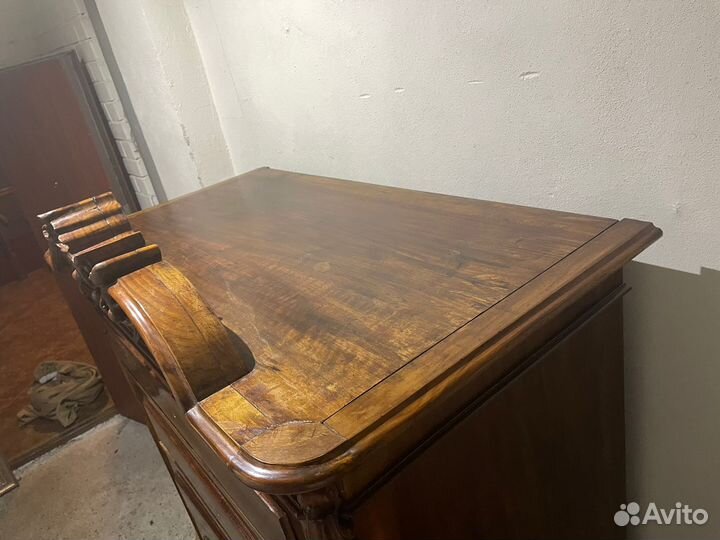 Комод антикварный, 1870 годы