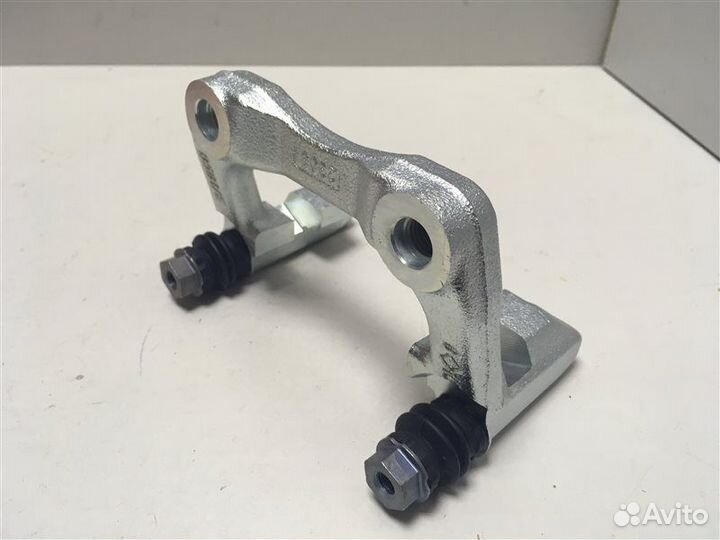 Скоба суппорта заднего Volkswagen Golf V 2003-2009