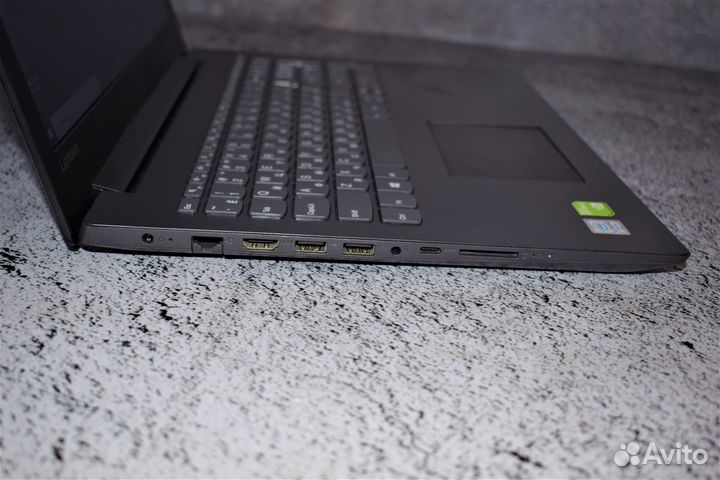 Ноутбук Lenovo на Core i3-7020U/ MX130/ ssd 240 gb