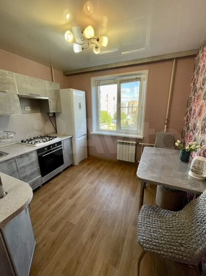 2-к. квартира, 58 м², 7/10 эт.