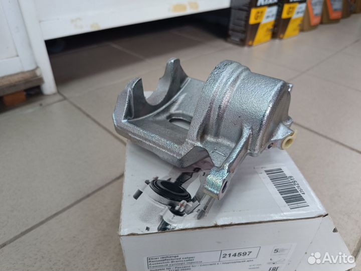 Суппорт тормозной передний левый toyota