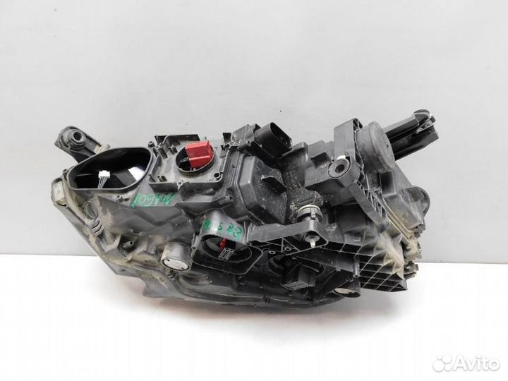 Фара правая Volkswagen Passat